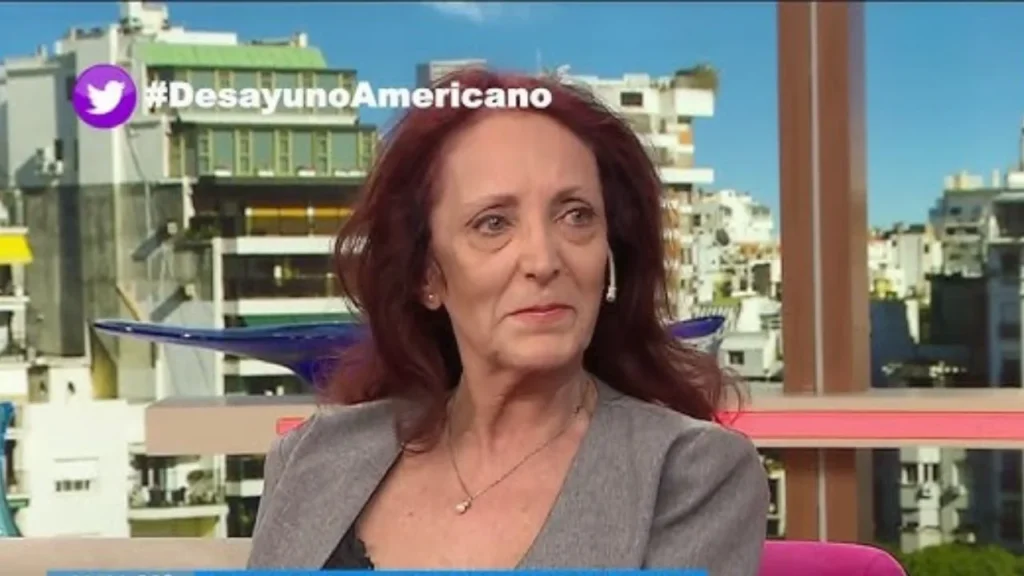 Descubre quién es Deborah Ramos esposa de Silvestre y por qué volvió a ser tendencia en 2026. Lee su biografía y la historia detrás del escándalo.